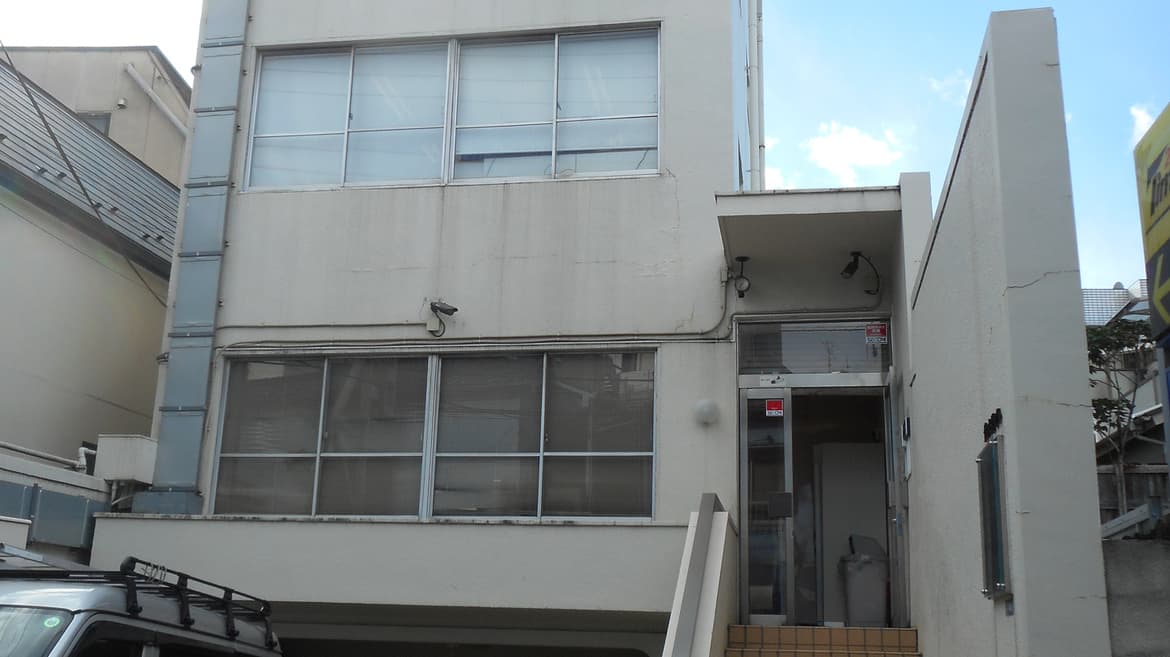 佐成屋ビル正面